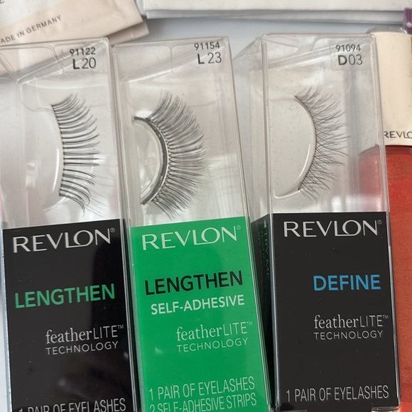 Revlon Eyelash Set with Lip Balm and Skincare. - Picture 3 of 5